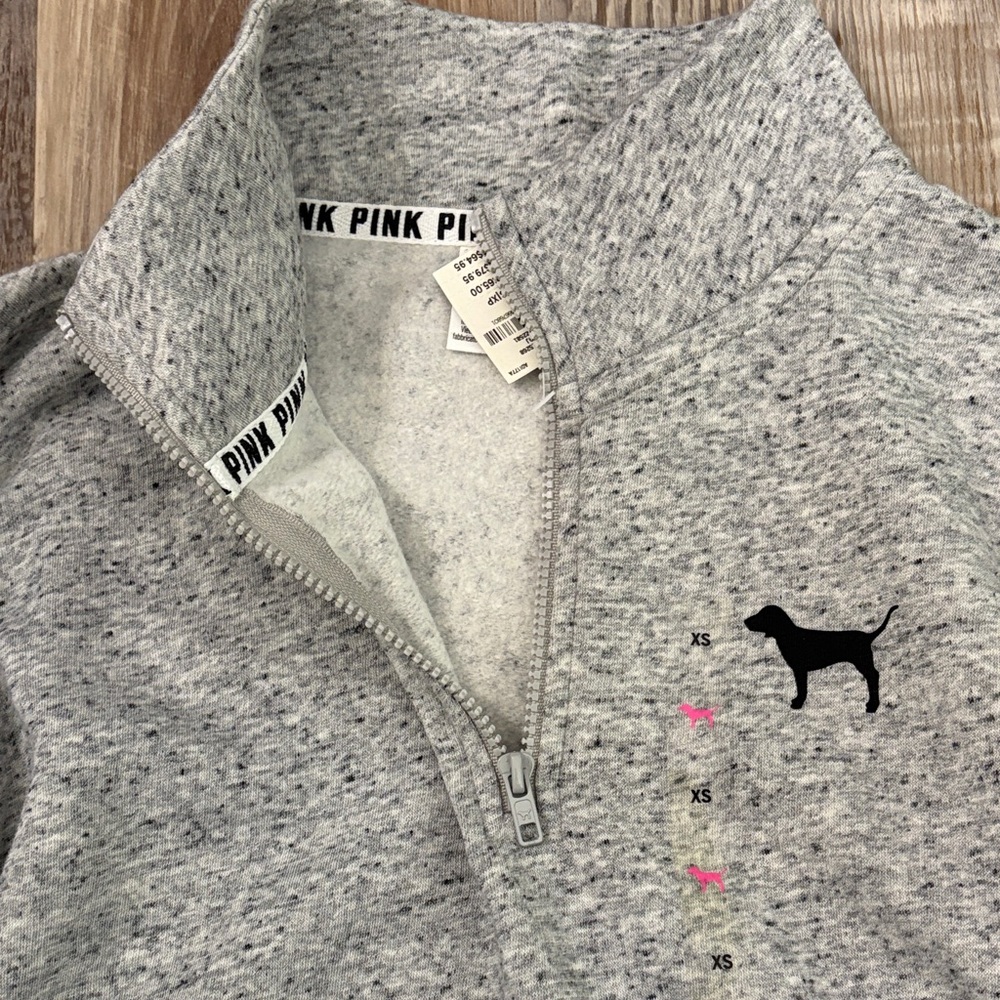 🆕 🌺 PINK Victoria's Secret Heather Gray Sweatshirt with Floral Sleeve Design - Picture 7 of 9